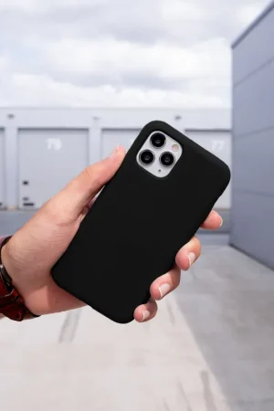 Coverzs Coque silicone de luxe iPhone 11 (noir) Réduction